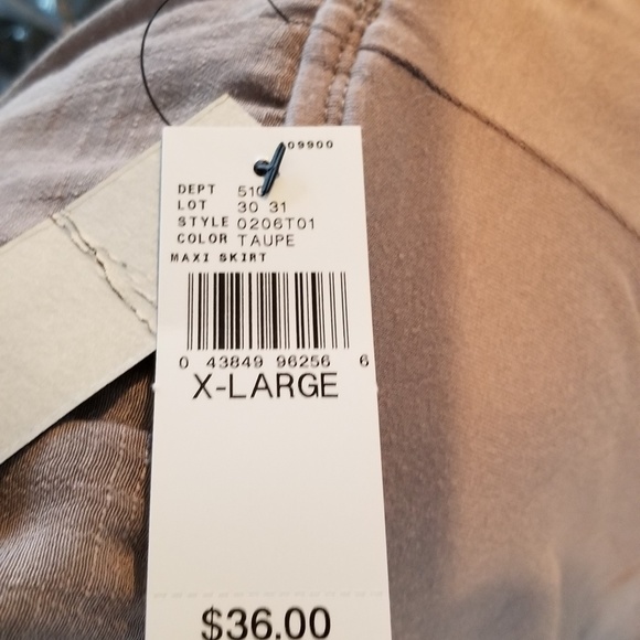 Skirt - Picture 3 of 5